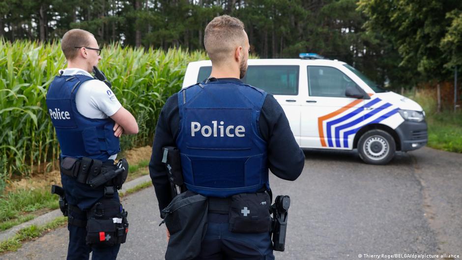 Belgium: Police hunt for soldier who threatened top virologist | News | DW - Vimarsana News