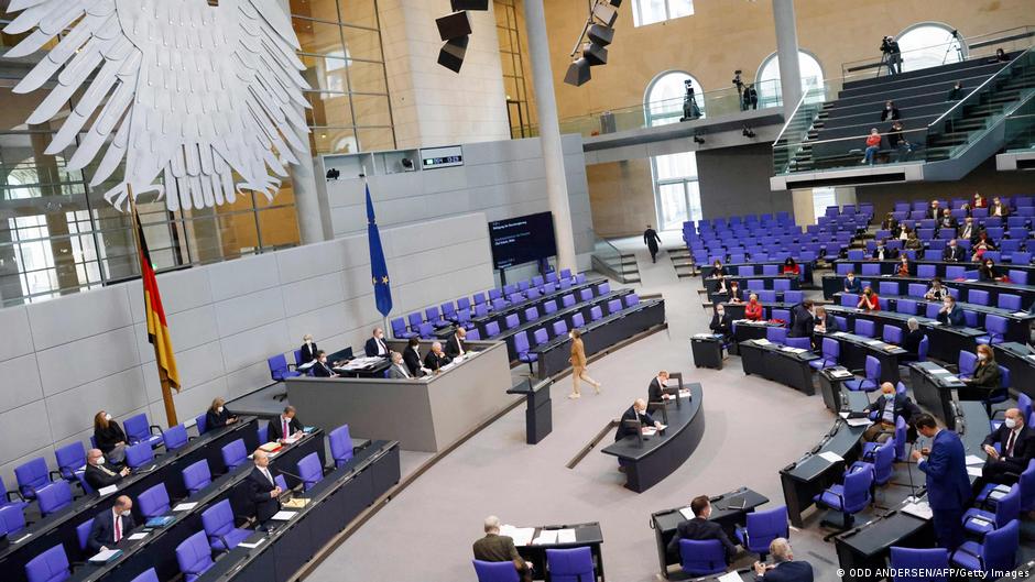 Бундестаг отклонил резолюцию ″зеленых″ о смене курса в отношении РФ | Новости из Германии о Германии | DW - Vimarsana News