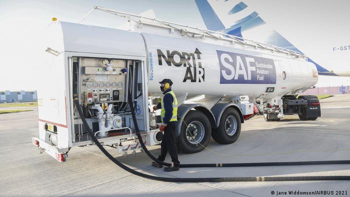 AIRBUS l Betankung des Beluga mit SAF, nachhaltiger Flugtreibstoff