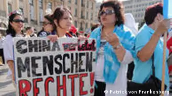 Uiguren demonstrieren in München