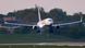 Самолет Boeing 737 компании Ryanair совершает посадку в Вильнюсе Самолет Boeing 737 компании Ryanair совершает посадку в Вильнюсе