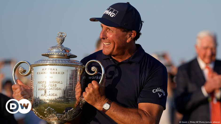 Golfstar Mickelson gewinnt mit 50 ein Major