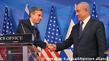 25.05.2021
Israeli Prime Minister Benjamin Netanyahu, right, and U.S. Secretary of State Anthony Blinken shake hands during a joint press conference in Jerusalem on Tuesday, May 25, 2021, days after an Egypt-brokered truce halted fighting between the Jewish state and the Gaza Strip's rulers Hamas. (Menahem Kahana/Pool Photo via AP)