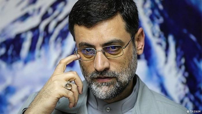 Amir-Hossein Ghasisadeh Haschemi ist seit 2008 Mitglied des iranischen Parlaments. Der 50-jährige konservative Politiker sieht sich als Vertreter der jüngeren Generation und versucht mit populären Wahlversprechen wie der Abschaffung der Wehrpflicht zu punkten. Wegen geringer Chancen wird er möglicherweise seine Kandidatur zurückziehen und Ibrahim Raisi unterstützen.