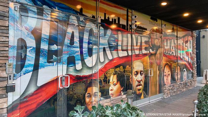 Протести по повод първата годишнина от убийството на чернокожия Джордж Флойд