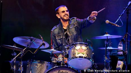 Ringo Starr hinterm Schlagzeug