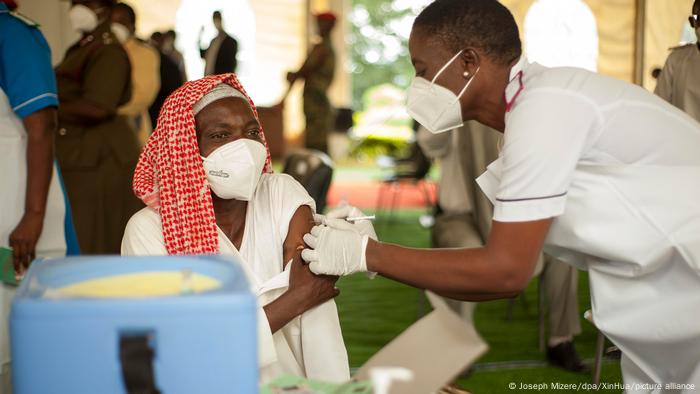 Malawi Impfung gegen das Corona-Virus Malawi Impfung gegen das Corona-Virus