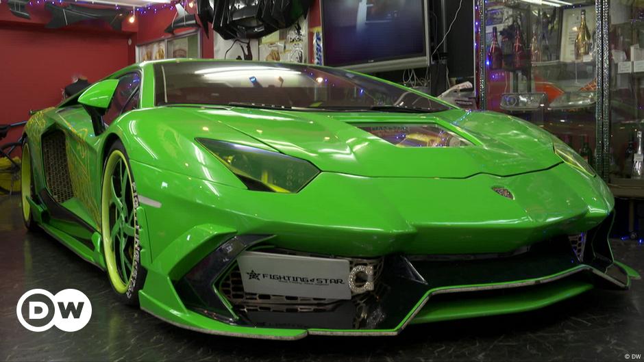 Lamborghini King's garage – Blingtastic sportscars – DW – 05/28/2021