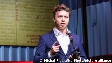 Journalist Roman Protasevich an Bord eines Flugzeugs in Belarus festgenommen