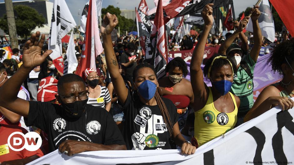 Protestos contra Bolsonaro e por vacina ocorrem no Brasil e no exterior