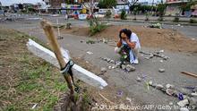 Más de 60 personas, en su gran mayoría civiles, han sido asesinadas durante las protestas en Colombia. Imagen del 29 de mayo en una calle de Cali. 