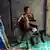 Ko Phyo, joven padre soltero, perdió una pierna durante las protestas contra la militarización de la vida en Yangón, la capital de Birmania. 