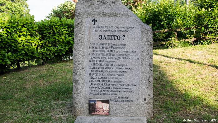 Spomenik u Tašmajdanskom parku podseća na žrtve bombardovanja zgrade RTS-a 1999. godine