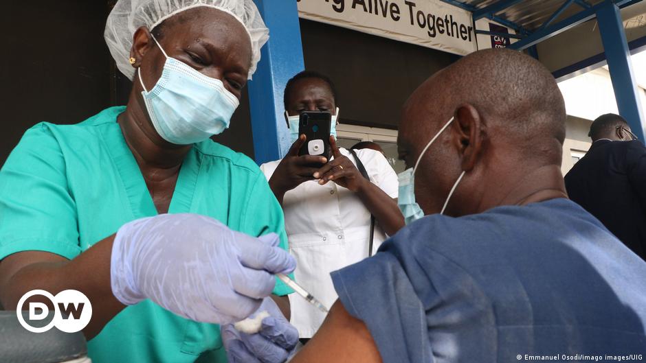 Corona-Impfungen in Afrika: Was läuft schief?