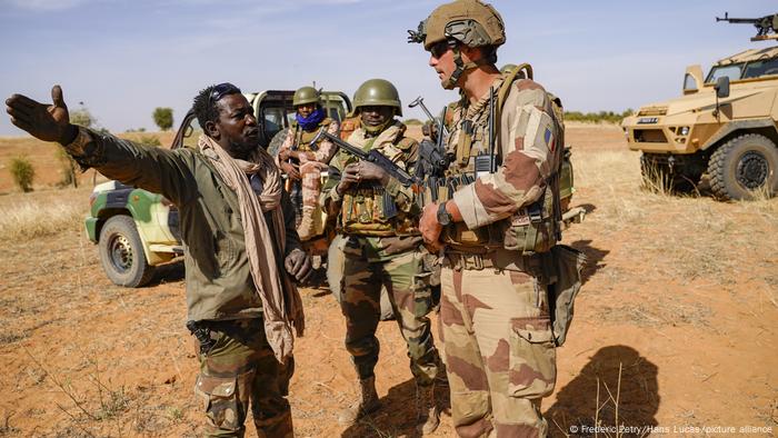 Reactions Au Mali A La Fin De L Operation Barkhane Afrique Dw 11 06 2021