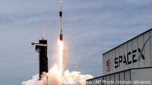 Imagen del Falcon 9 despegando desde Florida, EE. UU.