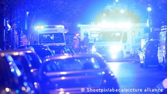 Ασθενοφόρα έξω από το Μπατακλάν, 14.11.15