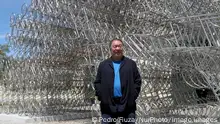 Entertainment Bilder des Tages Ai Weiweis exhibition Rapture in Lisbon Chinese artist Ai Weiwei poses in front of his sculpture Forever Bicycles during a press preview of his new exhibition Rapture at the Cordoaria Nacional in Lisbon, Portugal, on June 3, 2021. The world-renowned artist is putting on the biggest show of his career, offering Lisbon an immersion in his universe through his great classics but also new creations to pay tribute to Portugal where he took hold just before the Covid-19 pandemic. Lisbon Portugal fiuza-aiweiwei210603_npQgr PUBLICATIONxNOTxINxFRA Copyright: xPedroxFiuzax