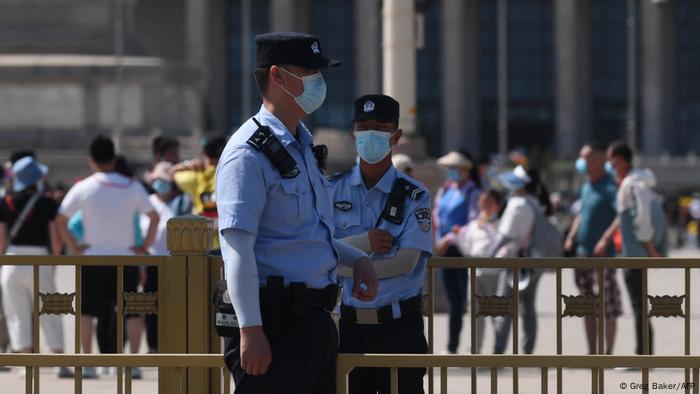 Weltspiegel | 04.06.2021 | China - Polizisten am Tiananmen Platz in Peking