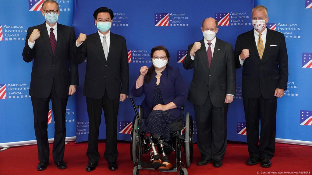 Us Senators Visit Taiwan In Trip That May Irk China News Dw 06 06 2021 Us Senators Visit Taiwan In Trip That May Irk China News Dw 06 06 2021