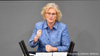 Almanya Adalet Bakanı Christine Lambrecht