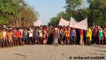  Die Ureinwohner in Chattisgarh Indien, protestieren gegen Straßenbau in Silger Chattisgarh, befürchten Konflikt zwischen Sicherheitskräften und Ultralinks Maoisten.
Passwort: India, Maoist, CRPF, Extreme Left, Chattisgarh, Maoisten, Ultralinks