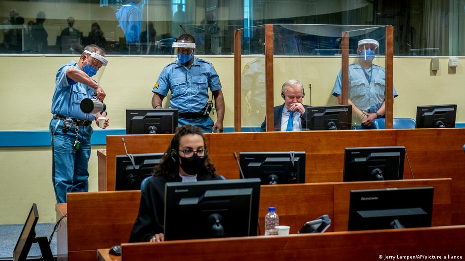 Mladić bleibt für immer in Haft