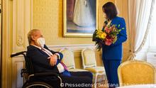  Pressedienst von Swetlana Tikhanovskaja stammt.
Darauf ist: die weißrussische Oppositionspolitikerin Swetlana Tikhanovskaja während ihres Besuchs beim Präsidenten Tschechiens Milos Zeman am