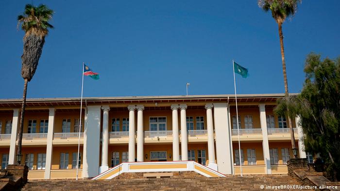 صورة لقصر تينتن بالاست حيث برلمان ناميبيا