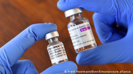 Защо напълно ваксинирани хора все пак се заразяват с коронавируса