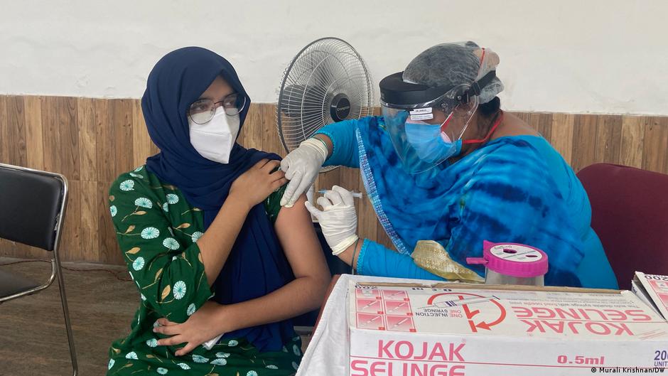 India: Rumors fuel COVID vaccine hesitancy in Muslim communities | Asia| An in-depth look at news from across the continent | DW - Vimarsana News