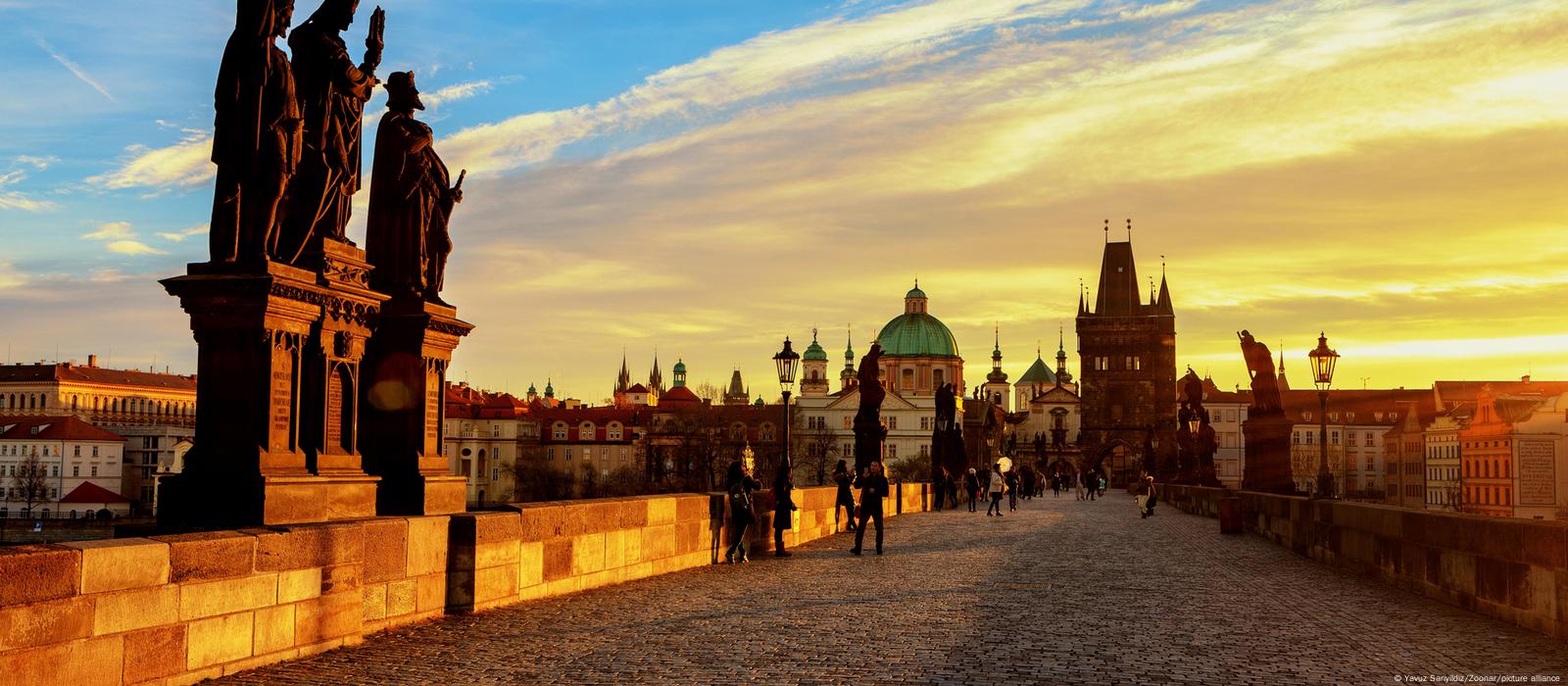 Prague seeks new direction as tourism reopens – DW – 06/18/2021