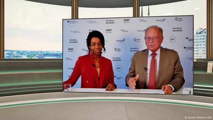 DW's Christine Mhundwa and Ambassador Wolfgang Ischinger 