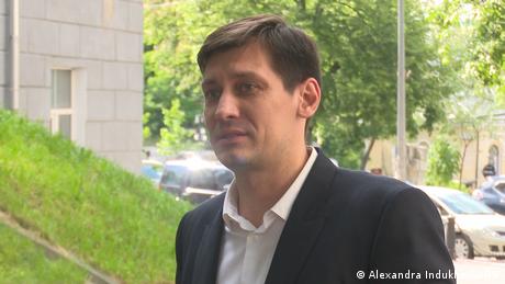 <div>Dmitry Gudkov: 'We have a choice between exile and jaiI'</div>