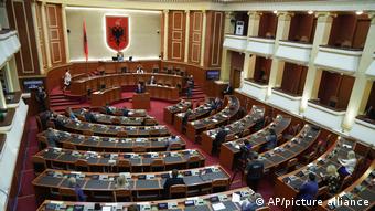 Opozita në Parlament kërkon hetime kundër Ramës