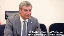 27.8.2020, Ankara, Türkei (----EDITORIAL USE ONLY Äì MANDATORY CREDIT - TURKISH MINISTRY OF INDUSTRY AND TECHNOLOGY / HANDOUT - NO MARKETING NO ADVERTISING CAMPAIGNS - DISTRIBUTED AS A SERVICE TO CLIENTS----) Vice Prime Minister and Minister of Strategic Industries of Ukraine, Oleh Urusky listens during his meeting with Minister of Industry and Technology of Turkey, Mustafa Varank (not seen) at the ministry in Ankara, Turkey on August 27, 2020. Turkish Industry and Technology Ministry / Handout / Anadolu Agency