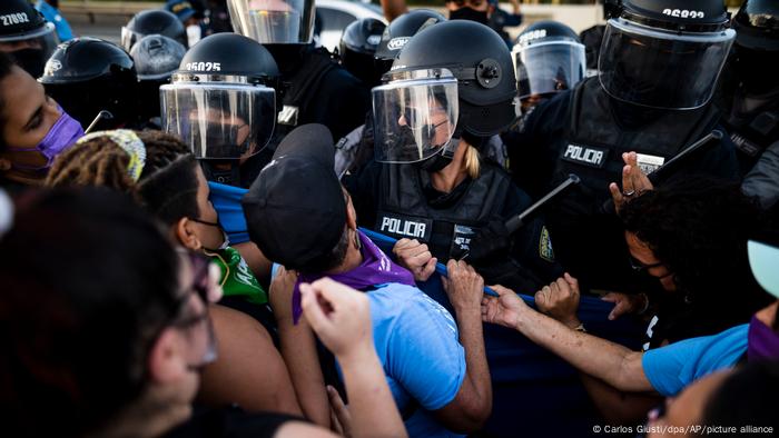 Puerto Rico Frauen gegen Privatisierung von Stromversorgung Puerto Rico Frauen gegen Privatisierung von Stromversorgung