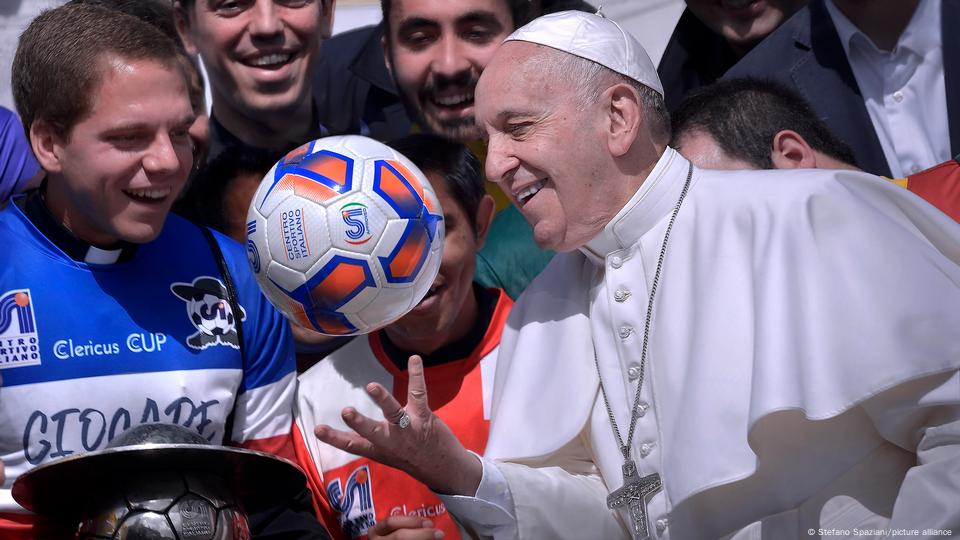 Francisco era conocido por su pasión por el fútbol, al que calificó como "el deporte más hermoso del mundo", y era un gran fanático del club argentino San Lorenzo Francisco era conocido por su pasión por el fútbol, al que calificó como "el deporte más hermoso del mundo", y era un gran fanático del club argentino San Lorenzo