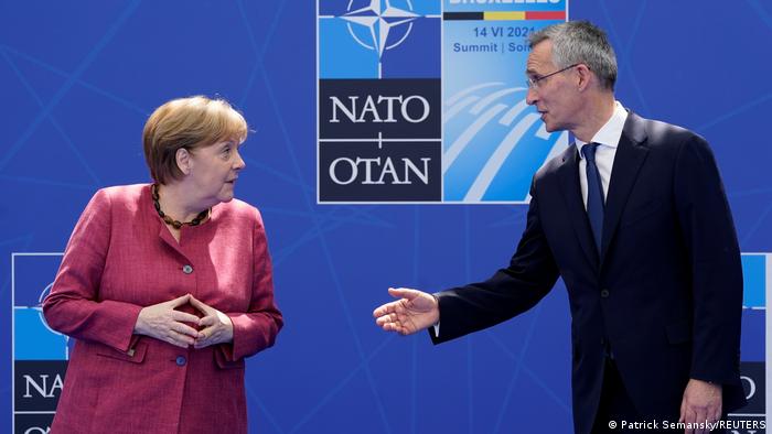 Brüssel NATO Gipfeltreffen l Stoltenberg und Merkel