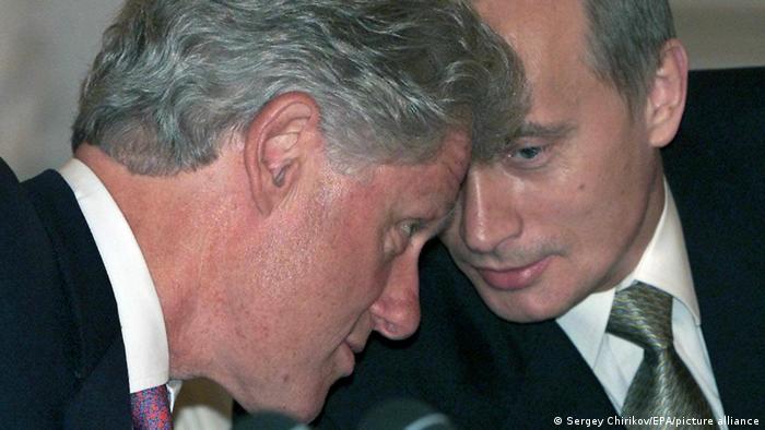 Bill Clinton and Vladimir Putin in Moscow