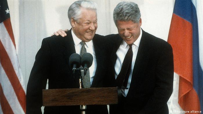 克林顿与时任俄罗斯总统叶利钦：加入北约曾是俄罗斯的一个选项