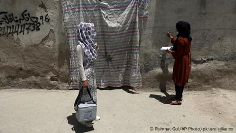 Afghanistan: Polio vaccinators killed in ‘coordinated attack’