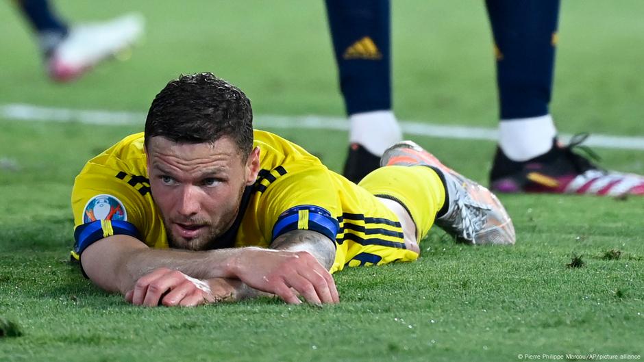 Euro Sweden S Marcus Berg Abused Online After Miss Vs Spain Sports German Football And Major International Sports News Dw 15 06 21