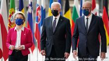 La presidenta de la Comisión Europea, Ursula von der Leyen (izqda.), el presidente de EE. UU., Joe Biden, y el presidente del Consejo Europeo, Charles Michel.