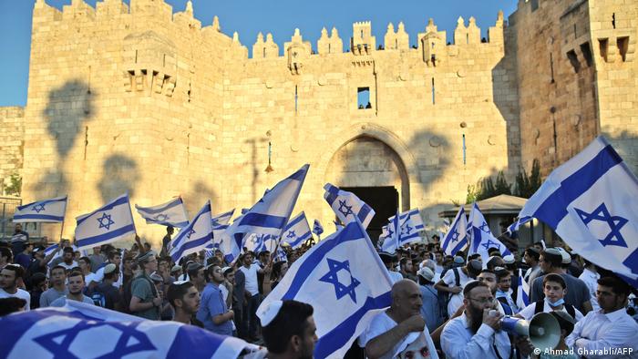 Marcha das Bandeiras reuniu mais de mil nacionalistas judeus e ativistas de extrema direita em Jerusalém Oriental
