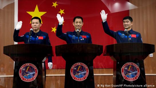 China to send first astronauts to its space station site
