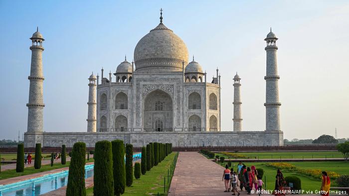 TABLEAU | Indien Eröffnung des Taj Mahal 
