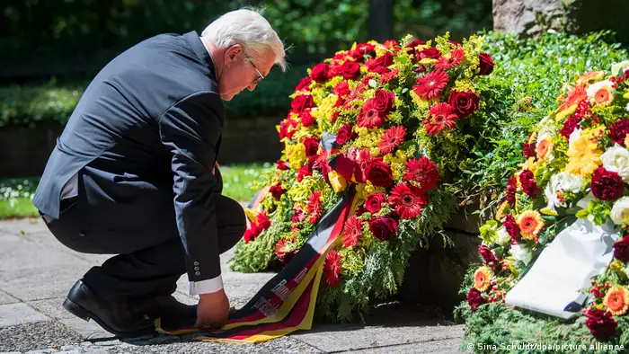 Deutschland | Bundespräsident Steinmeier besucht Gedenkstätte Sandbostel