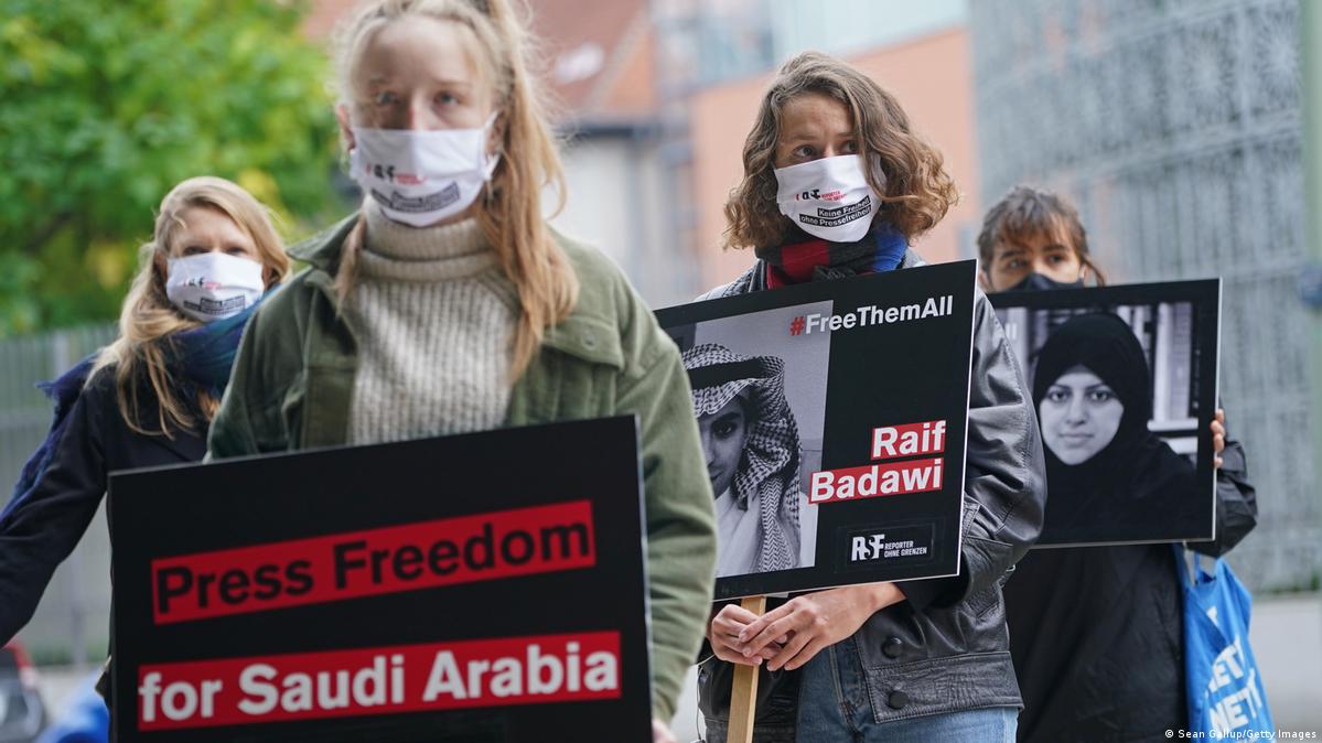 Many activists remain in Saudi Arabia's jails DW 03/11/2022