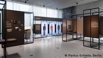 Sala de exposição do centro de documentação em Berlim